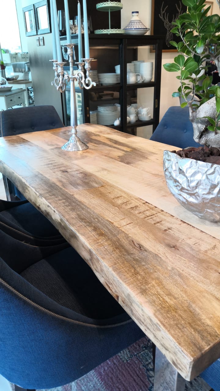 Dining table 39