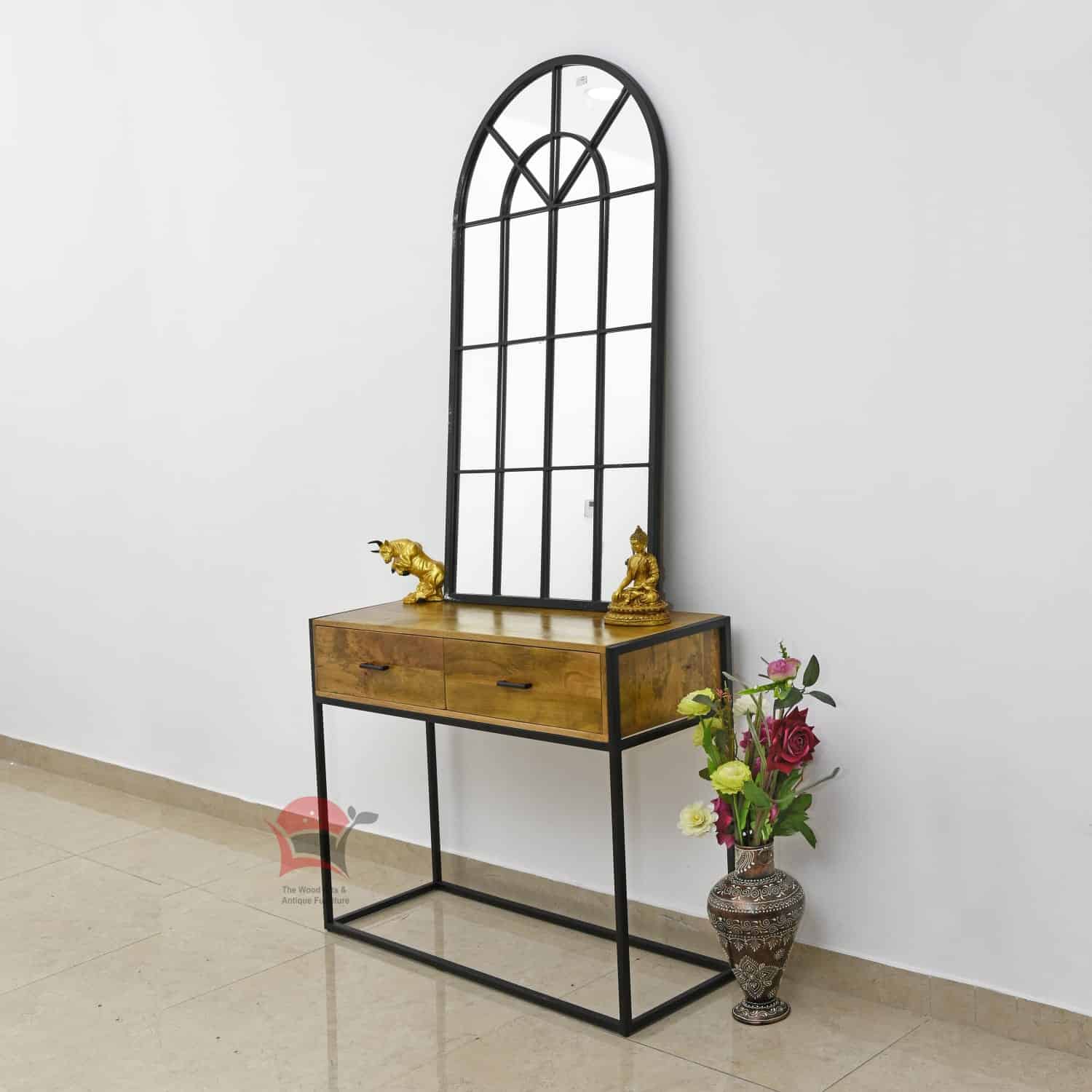 Consoles table with Mirar frame