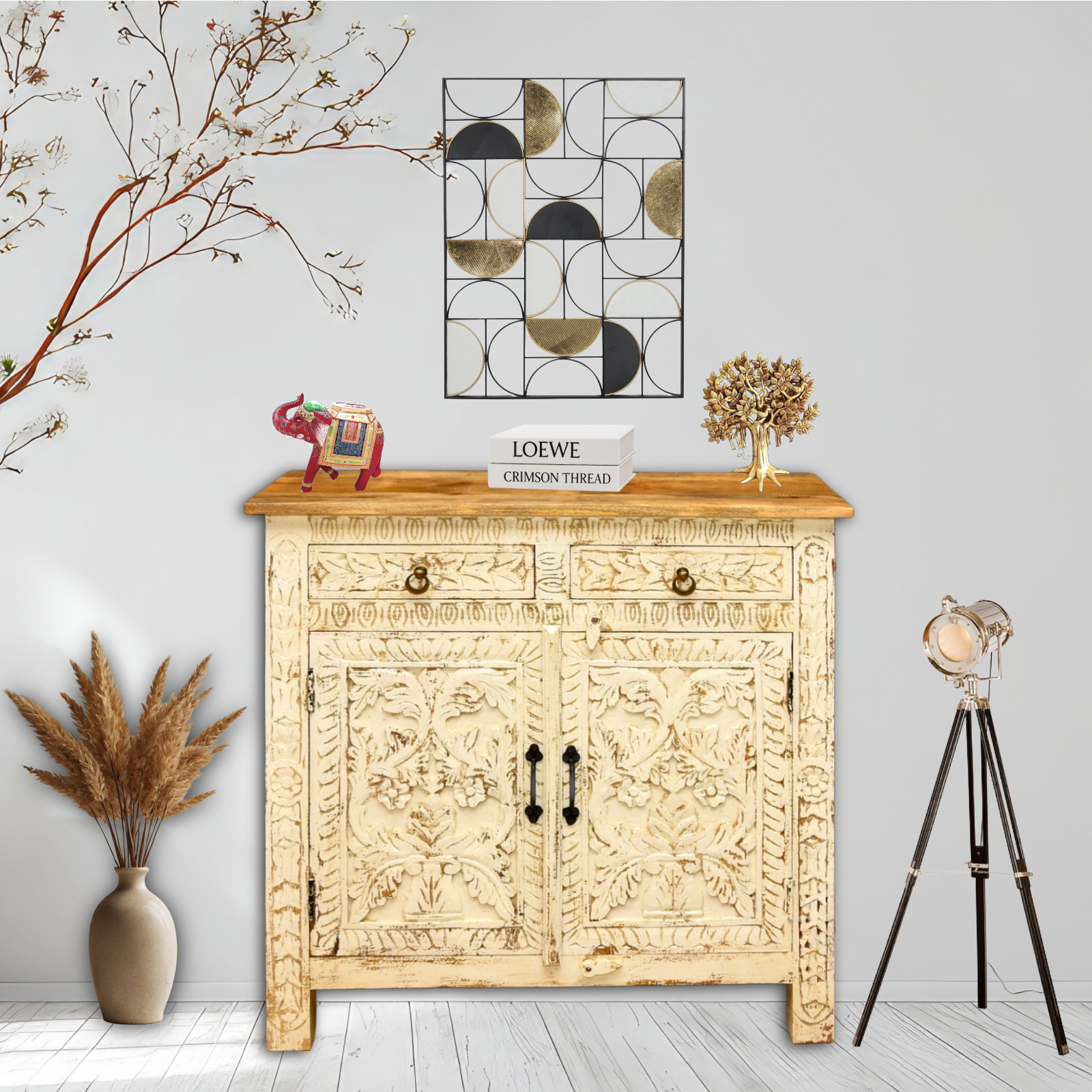 رف جانبي خشبي منحوت يدويًا ببابين ودرجين