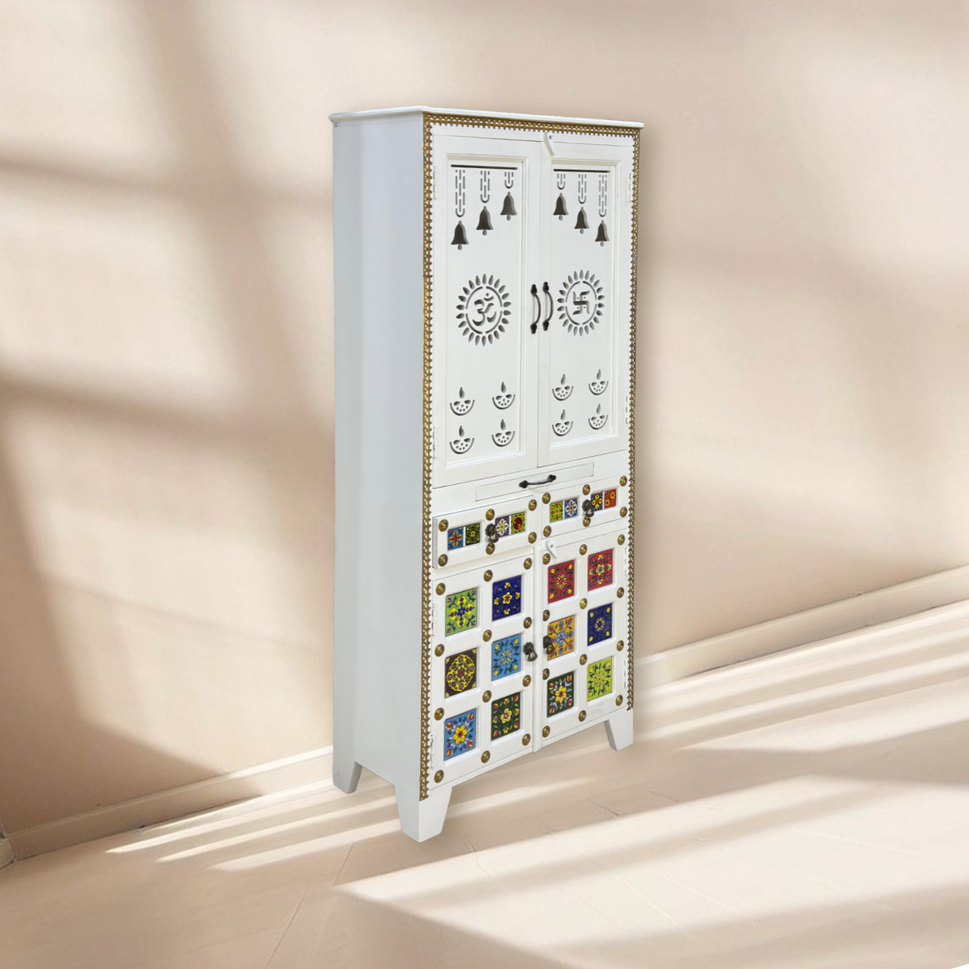 معبد بوجا ذو لون أبيض ومغطى بالبلاط