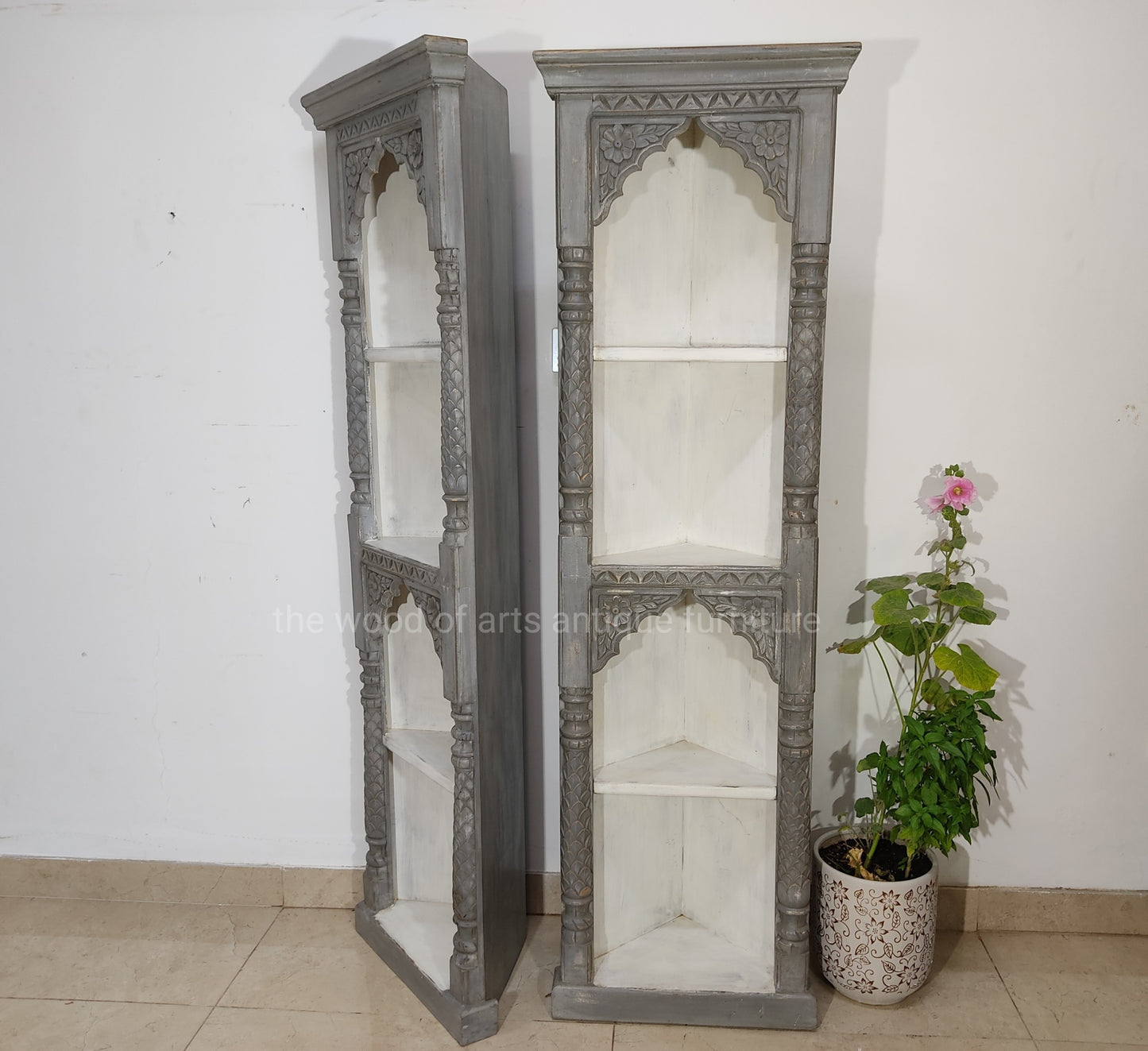 Books shelf and glass cabinet 31