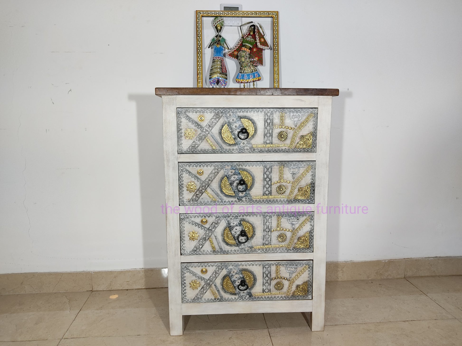 Sideboard and Buffet table 32