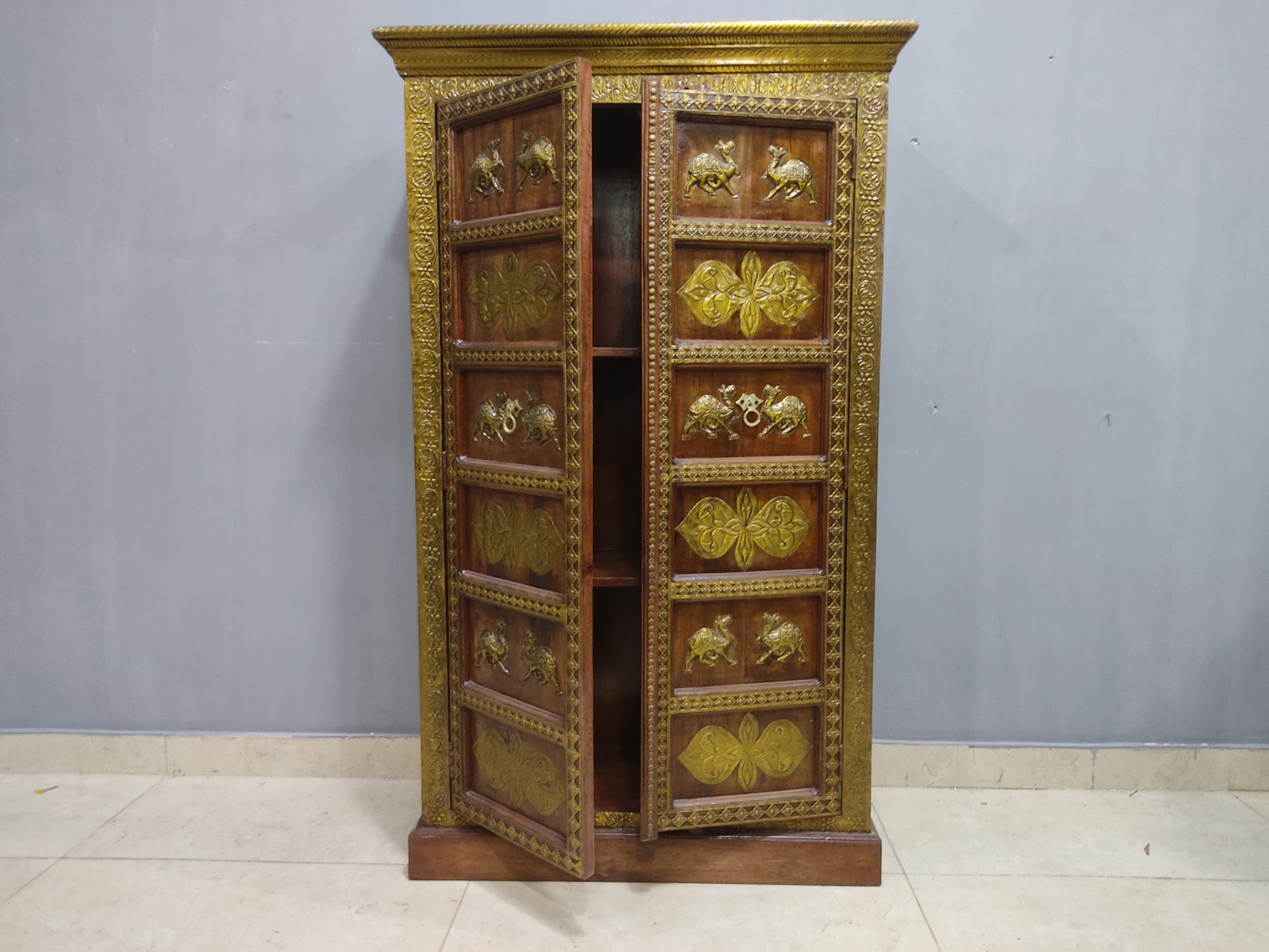 Book shelf and glass cabinet 38