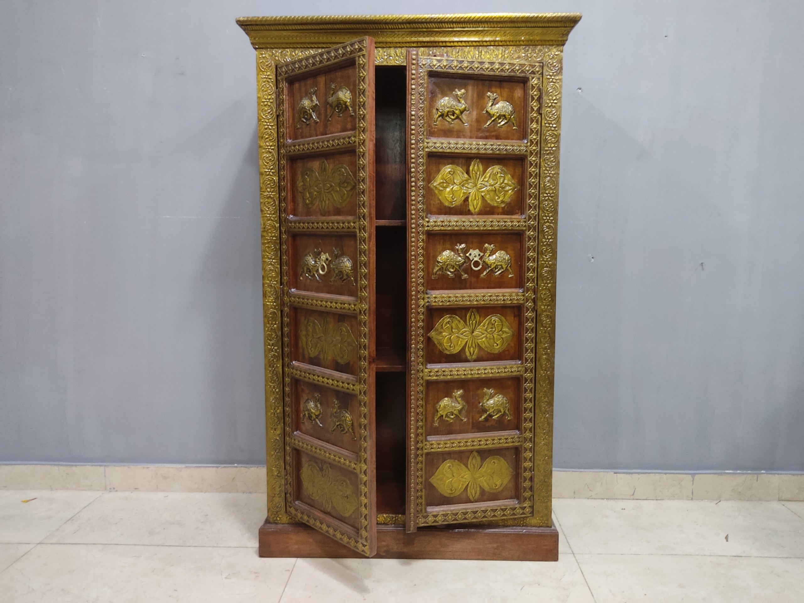 Book shelf and glass cabinet 38