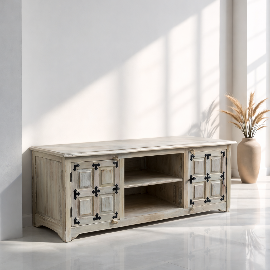 حامل تلفزيون عتيق من الخشب الطبيعي الصلب، لون أبيض | دبي، الشارقة، الإمارات العربية المتحدة