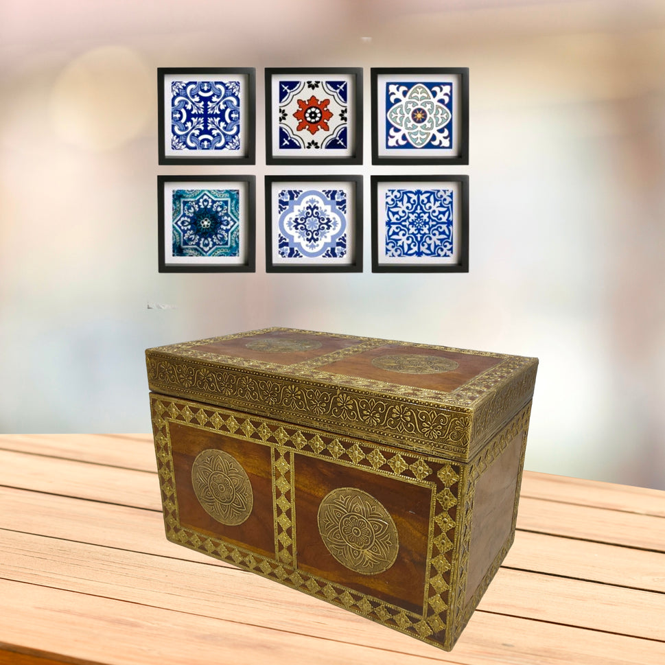 Solid wood rectangular storage trunk with brass fitted work