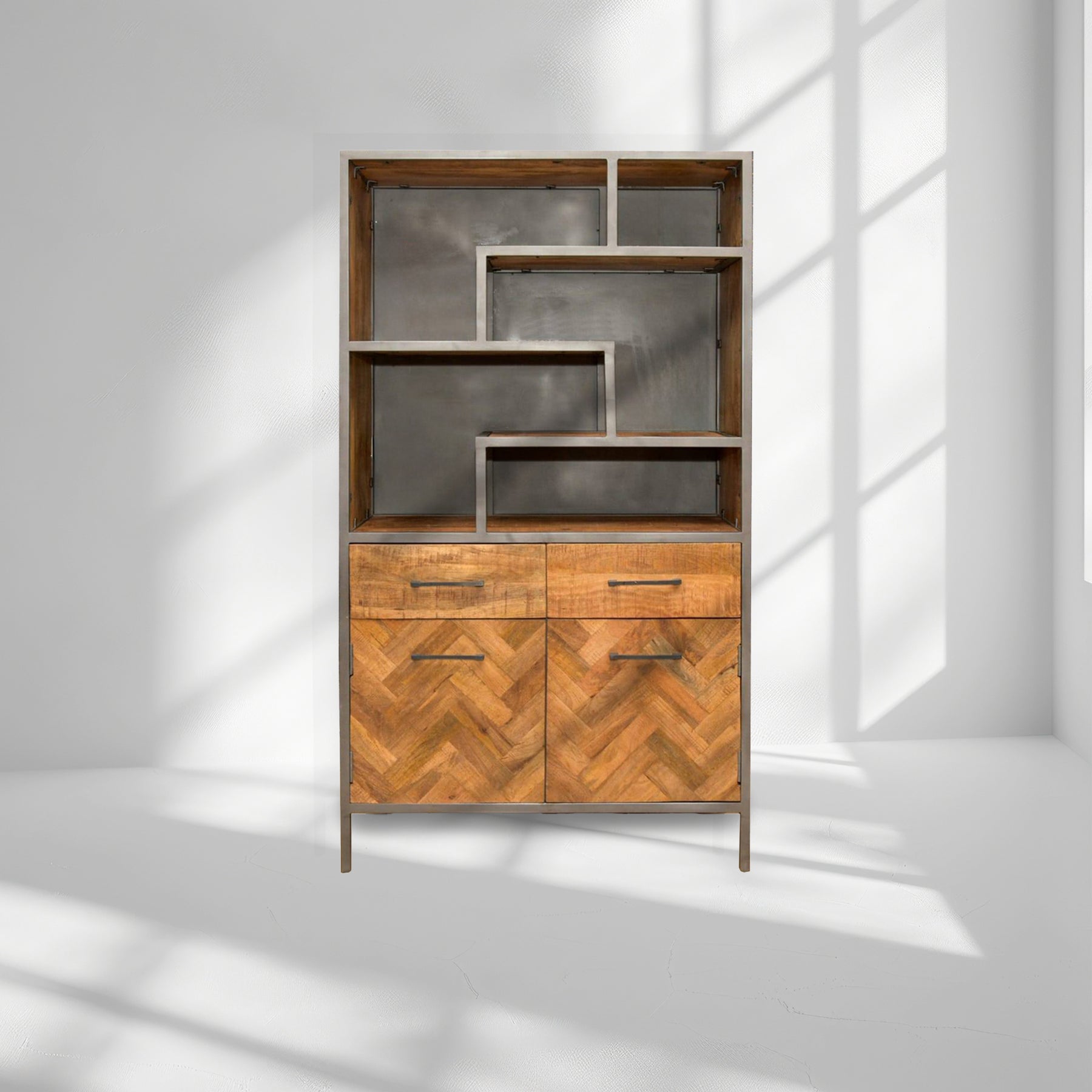 خزانة عرض بتصميم بسيط بإطار معدني ووحدة تخزين | دبي