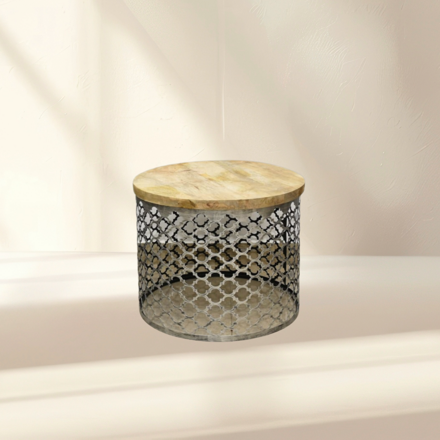 Round wood metal nesting tables UAE
Wood and metal coffee tables Oman
Space saving nesting table Qatar 