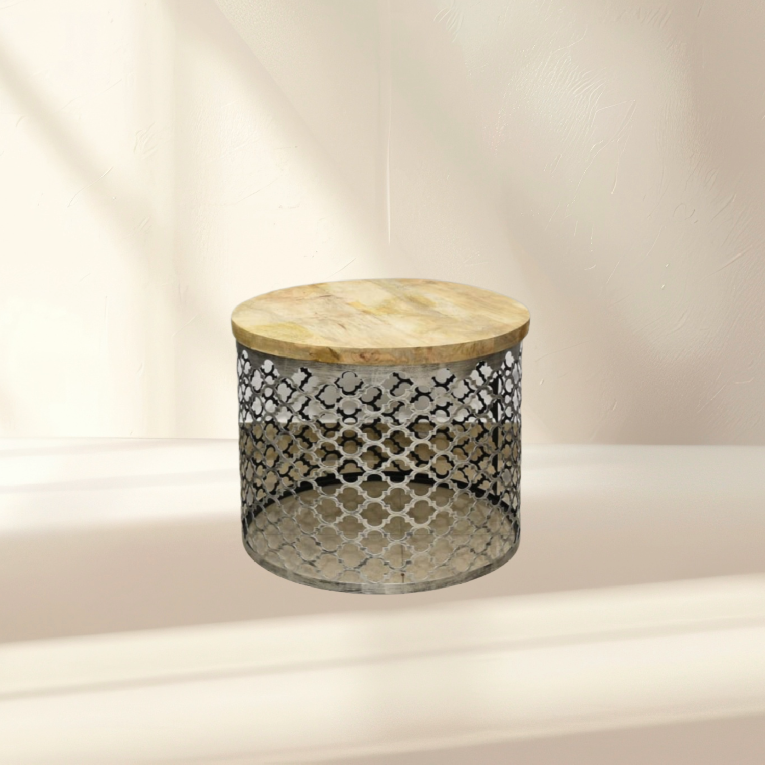 طاولة قهوة دائرية من المعدن والخشب بسطح من الخشب الطبيعي