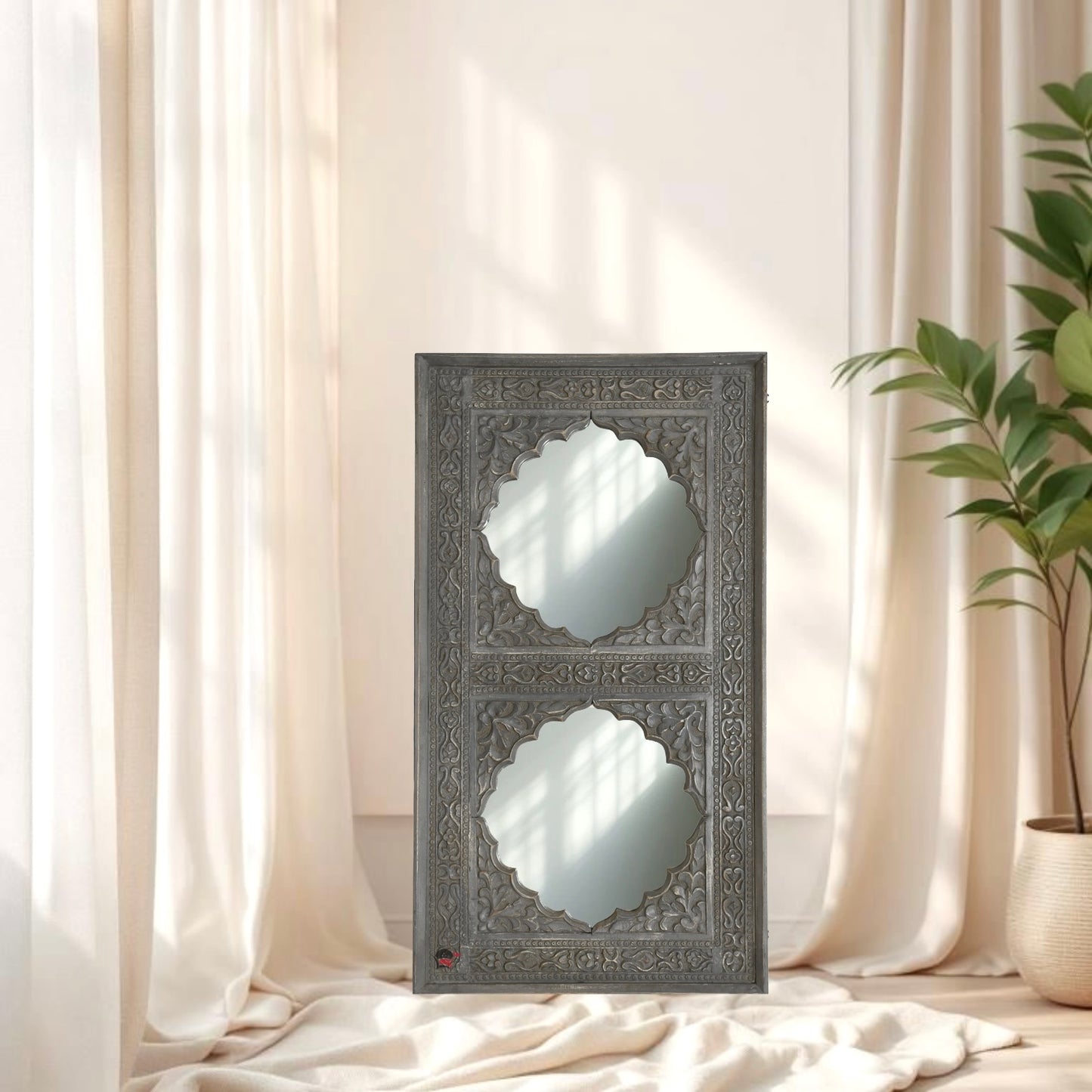 Premium carved mirror frame Oman
Luxury solid wood mirror frame Dubai
luxury solid wood mirror frame Abu Dhabi