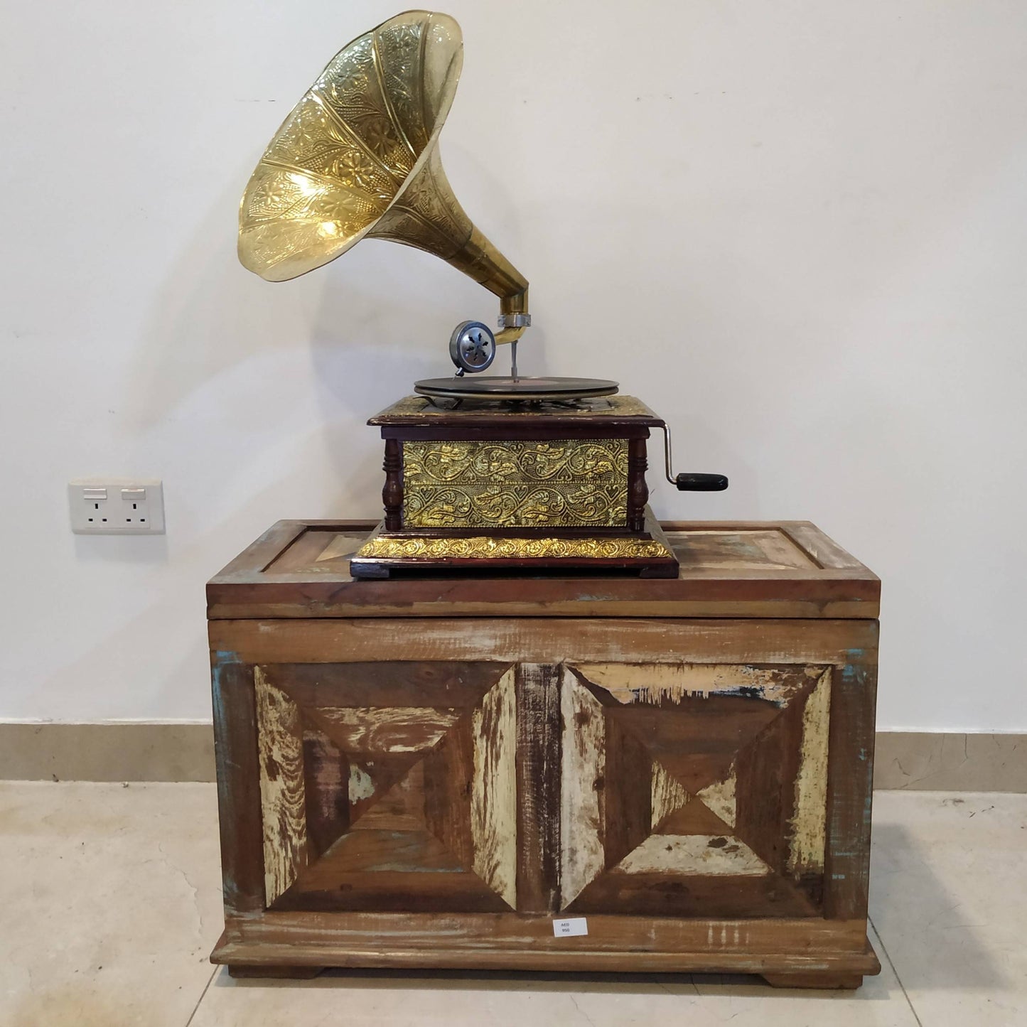 Large Antique Wood Storage Trunk
Rustic Trunk Box For Living Rooms
Vintage Handmade Decorative Wooden Trunk