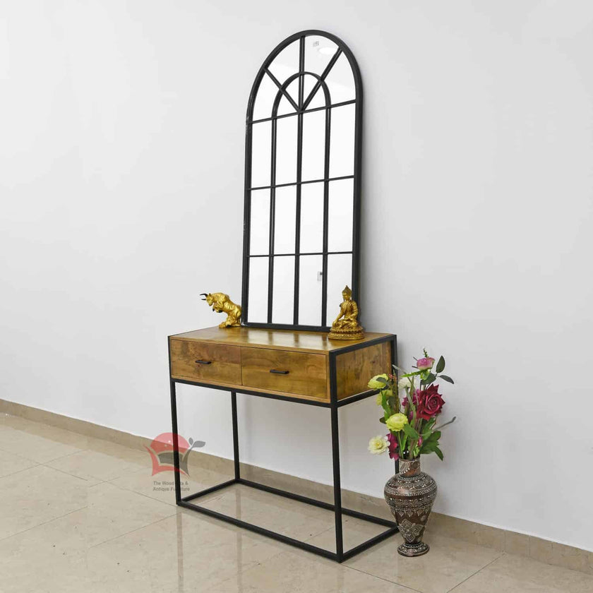 Consoles table with Mirar frame