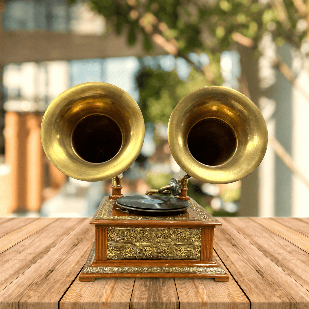 Working vintage Gramophone with 2 speaker with brass fitted work